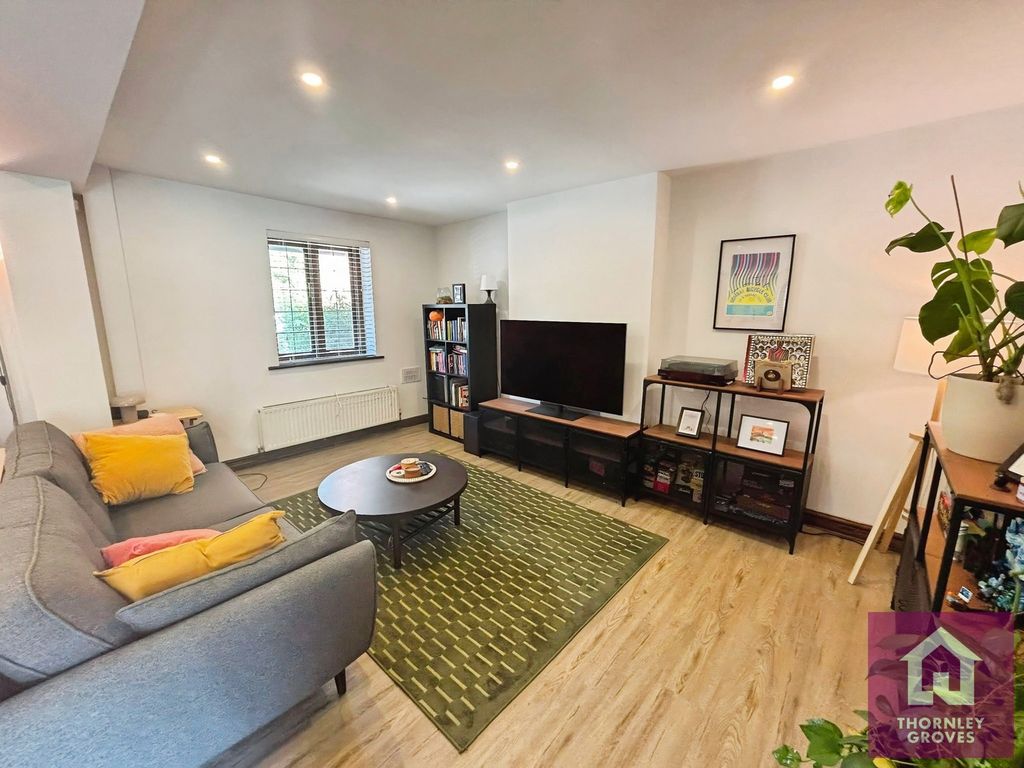 Property photo 2 of 15 Pbox-Img.Jpg