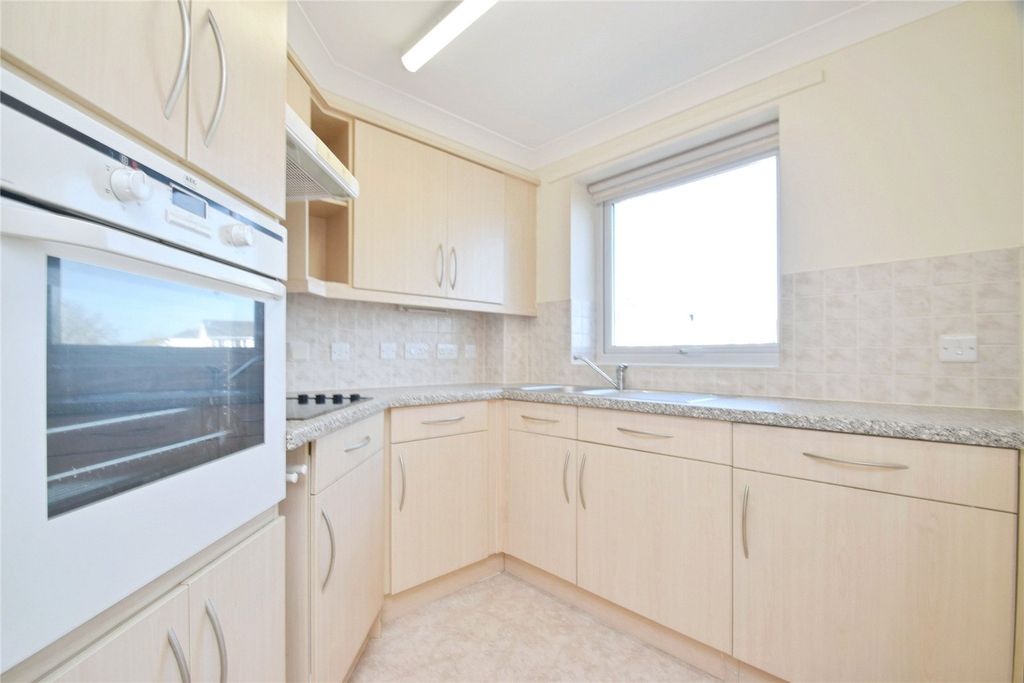 Property photo 3 of 15 Kitchen