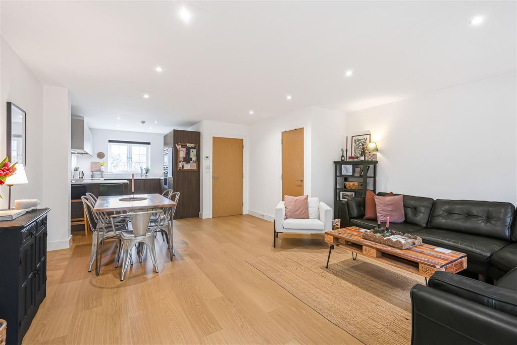 Property photo 3 of 22 9_73882.Jpg