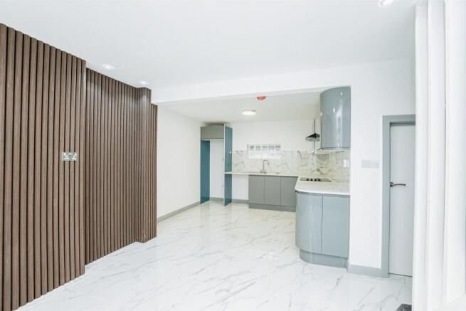 Property photo 2 of 17 Image