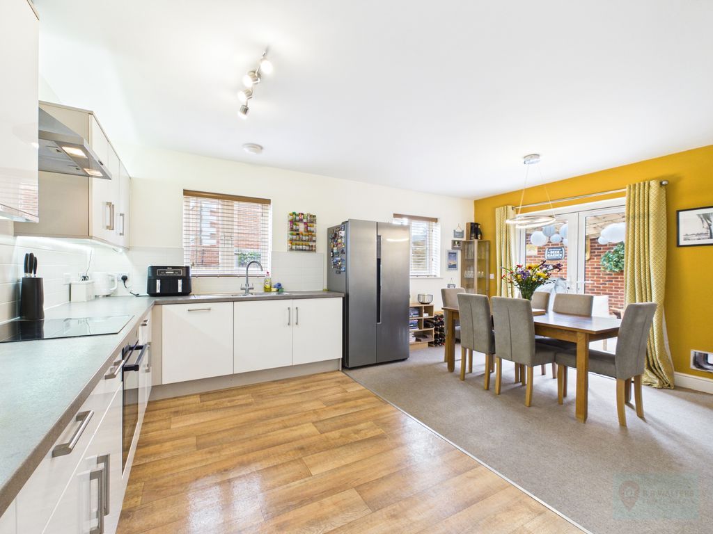 Property photo 2 of 26 Kitchen/Diner