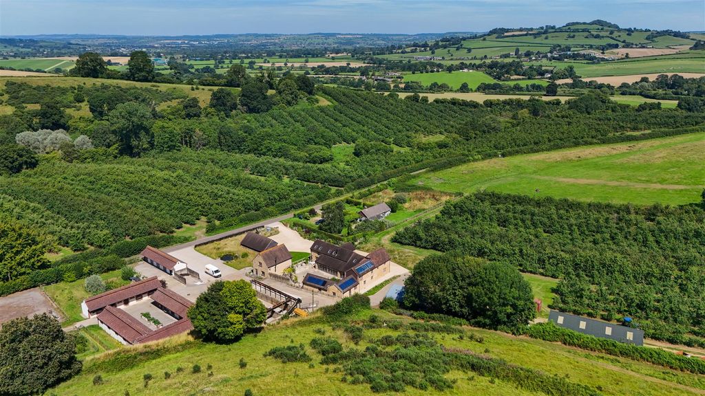 Property photo 2 of 27 Overview