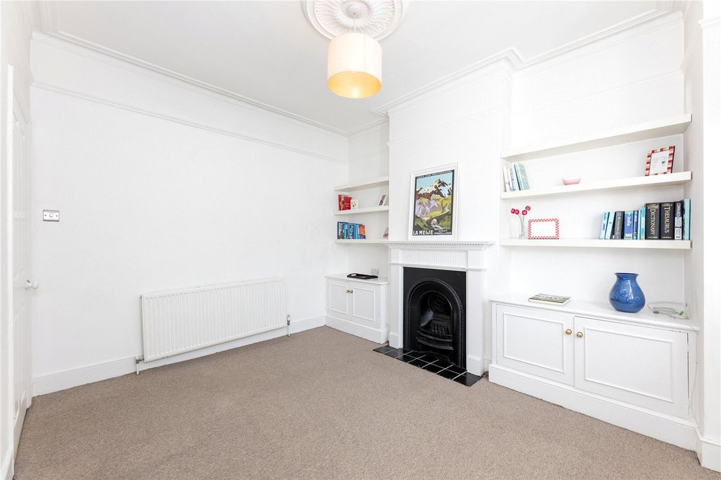Property photo 3 of 8 Picture No. 26