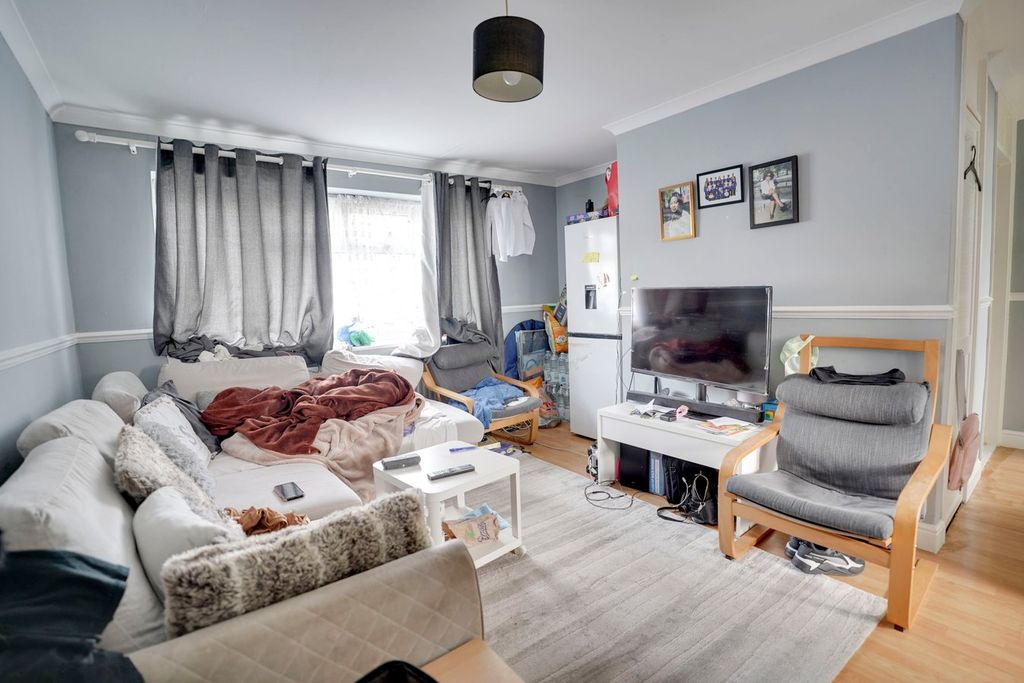 Property photo 2 of 5