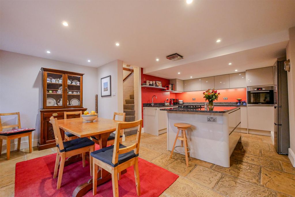 Property photo 3 of 17 Kitchen/Dining Room