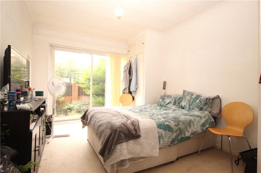 Property photo 3 of 6 Studio Room