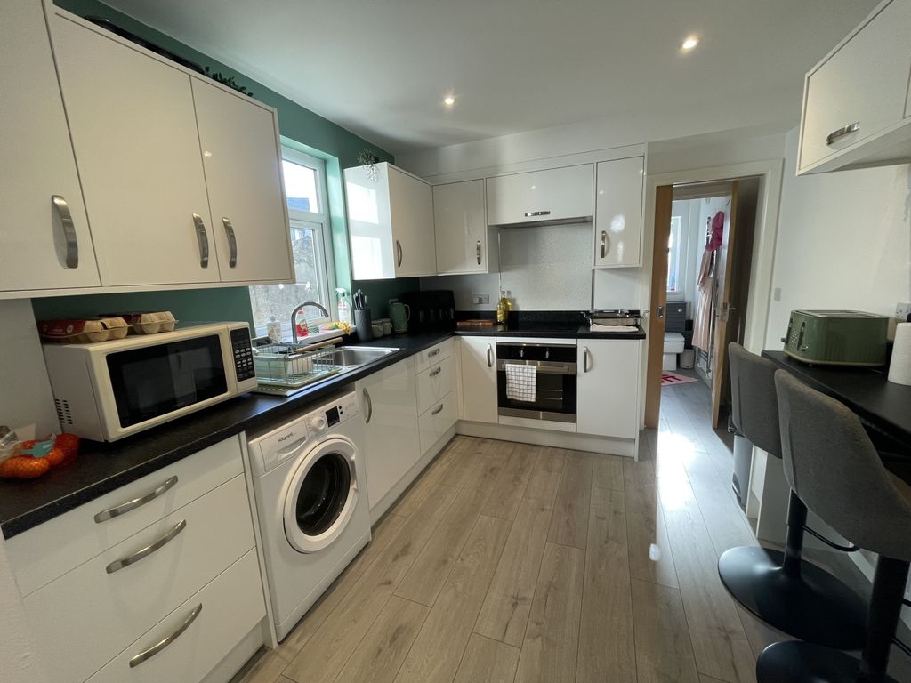 Property photo 3 of 8 Call 02920 668585 To Secure Your Viewing _69