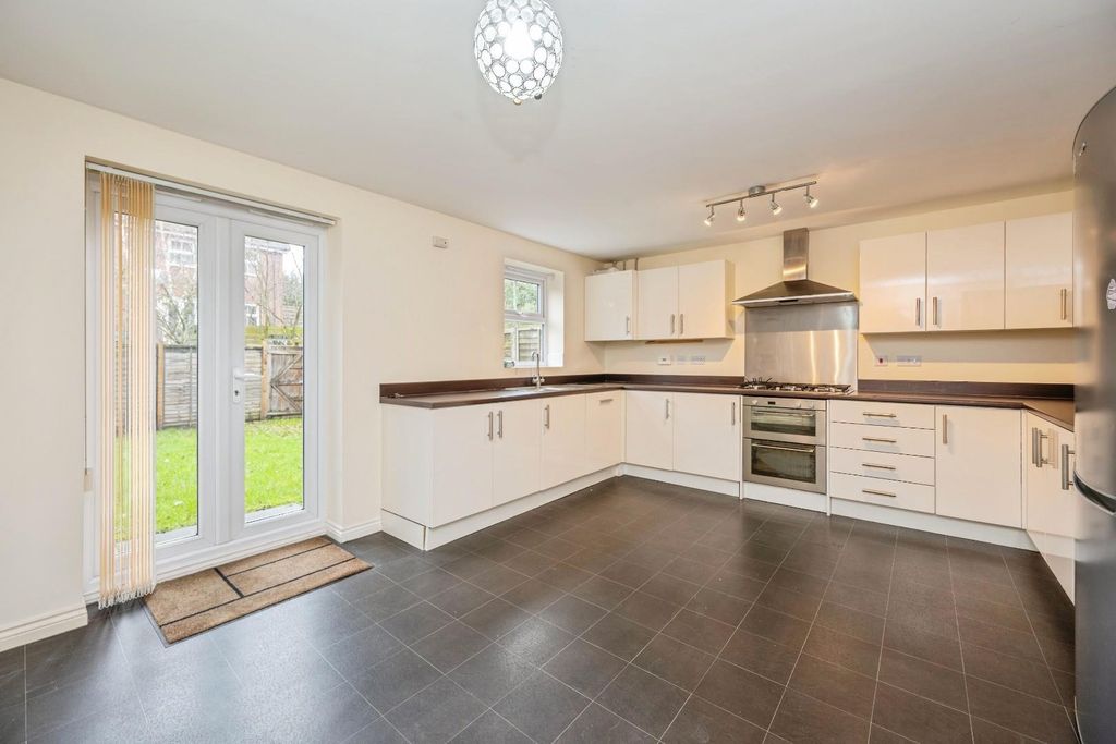 Property photo 1 of 30 6Thelaurels-4.Jpg