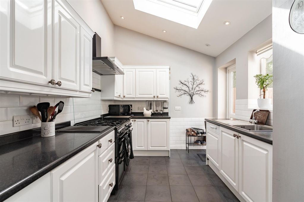 Property photo 2 of 20 31 Spring Cross-Hr8.Jpg