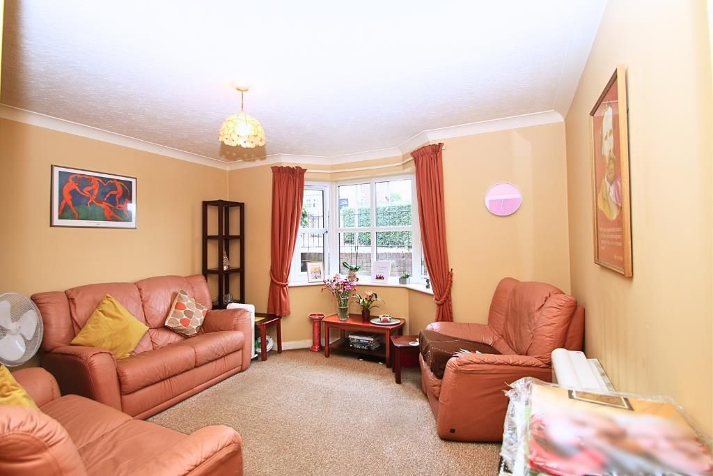 Property photo 2 of 8