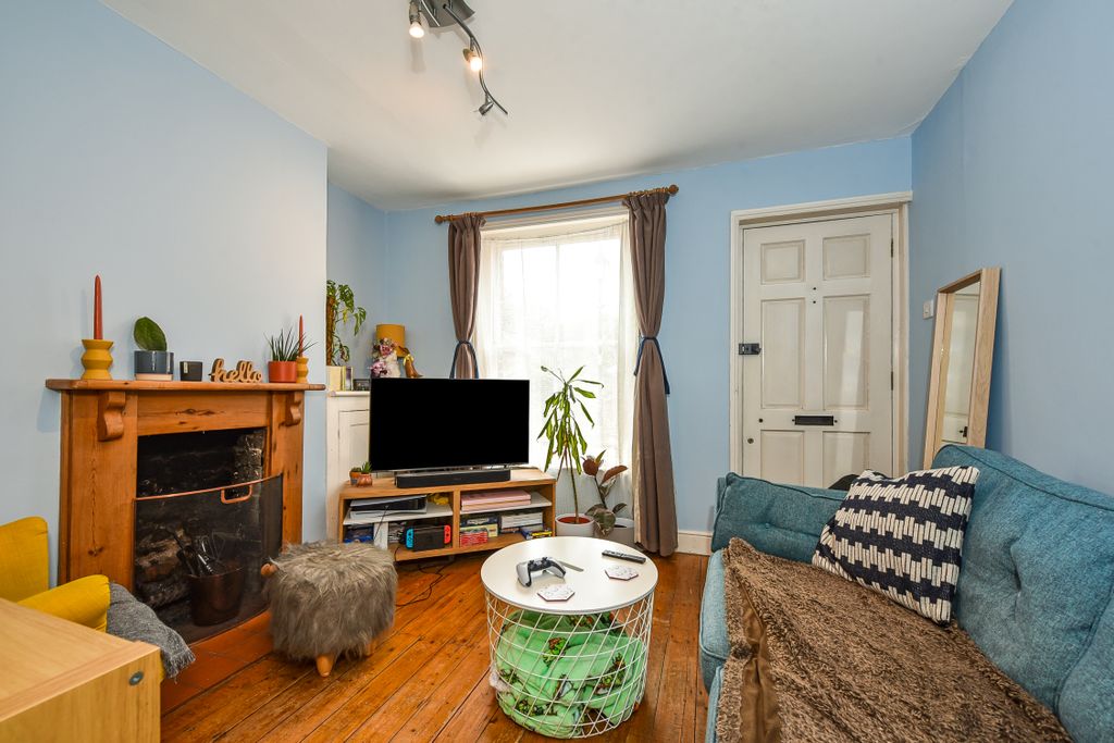 Property photo 2 of 9