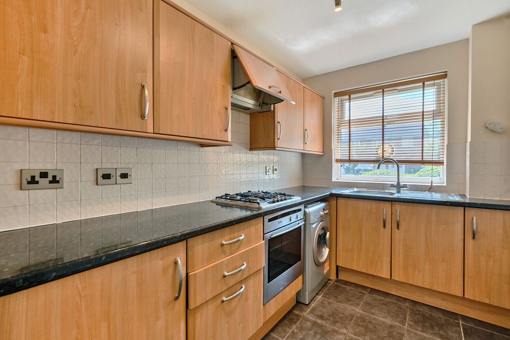 Property photo 3 of 20 20-6821E201B823B-...