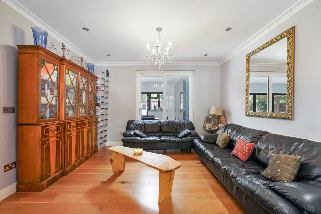 Property photo 2 of 17