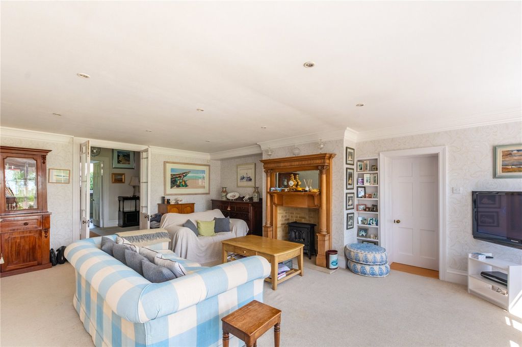 Property photo 3 of 31 Picture No. 33
