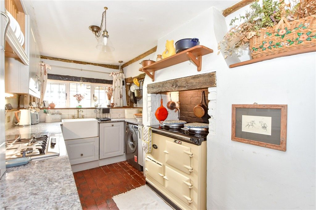 Property photo 1 of 8 Kitchen