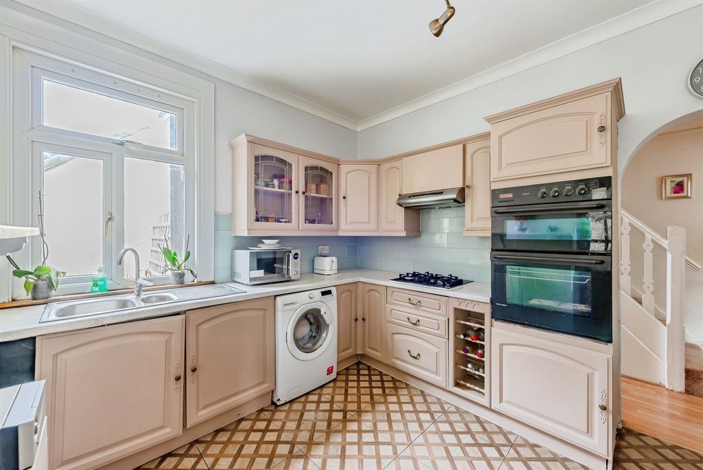 Property photo 3 of 17