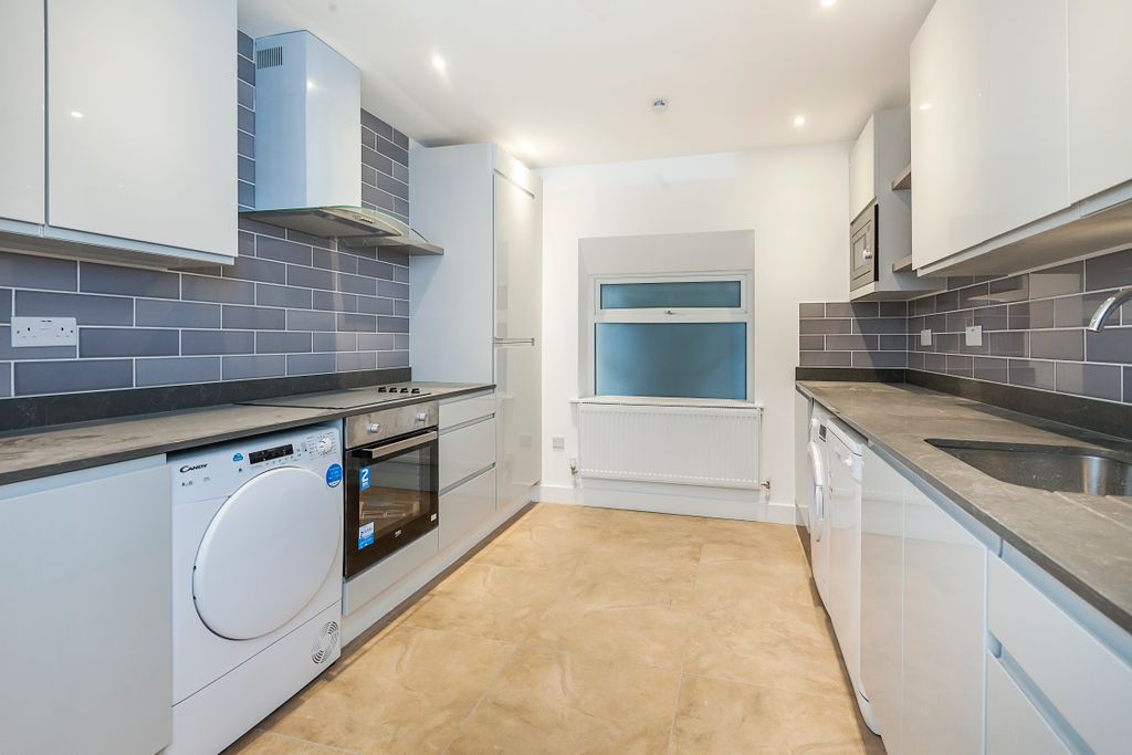 Property photo 3 of 5