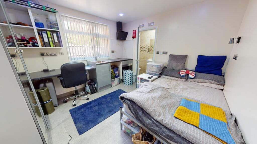 Property photo 1 of 5