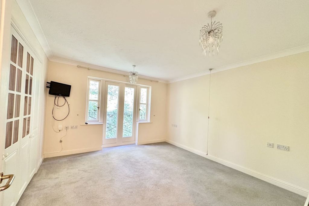 Property photo 3 of 21