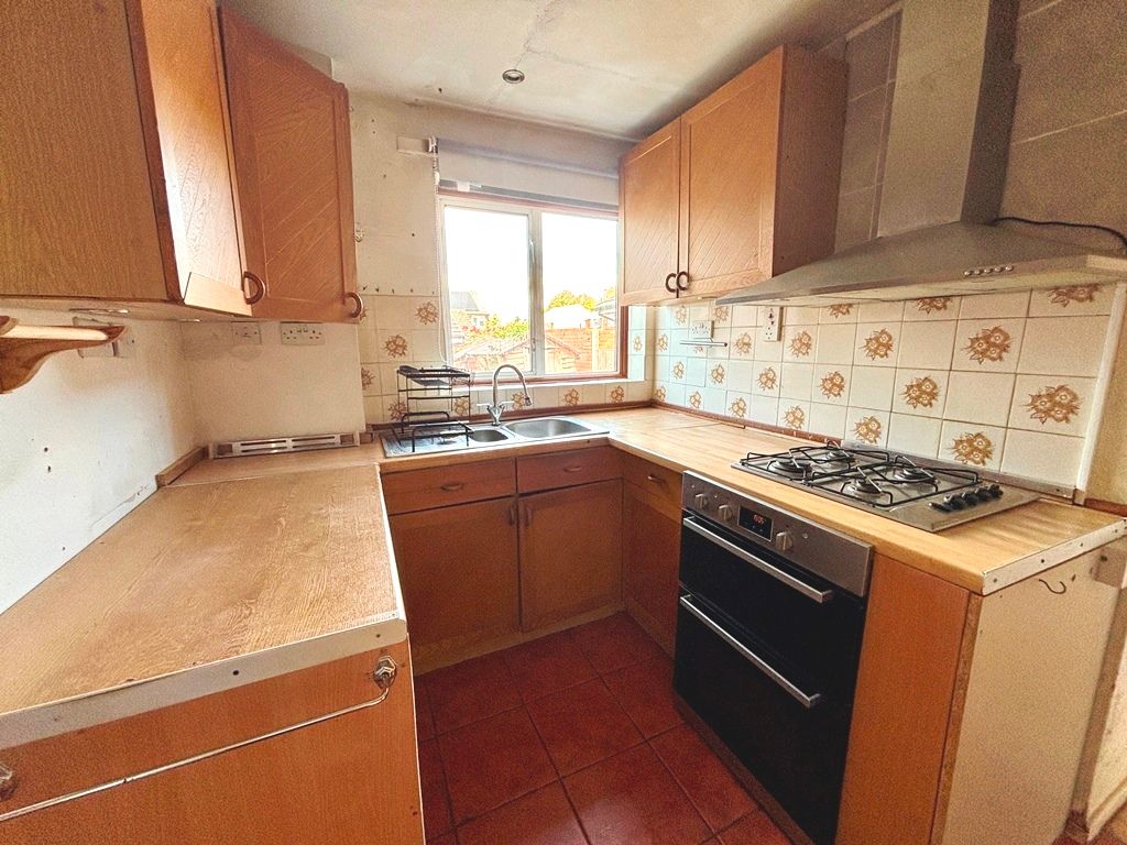 Property photo 2 of 9 Kitchen