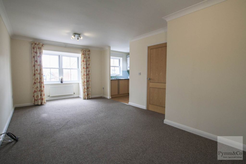 Property photo 2 of 8