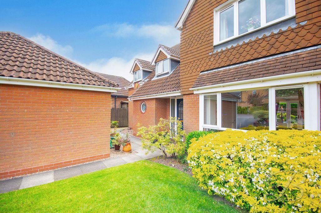 Property photo 1 of 28 57Za17Fa.Jpg