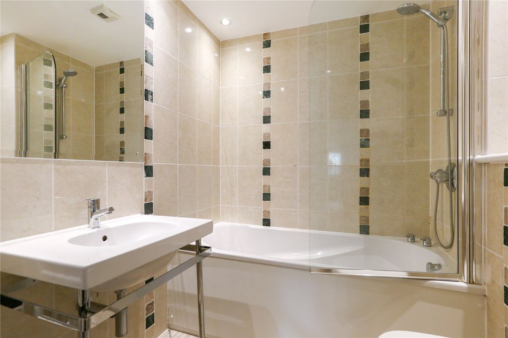 Property photo 3 of 8 Picture No. 06