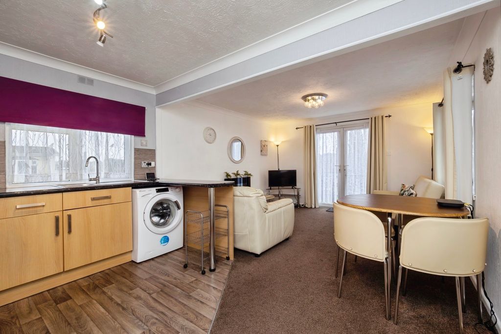 Property photo 3 of 17 Photo