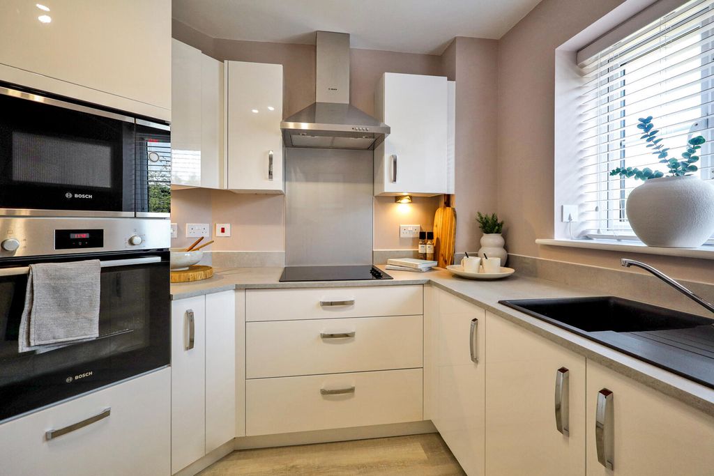 Property photo 1 of 16 Kitchen