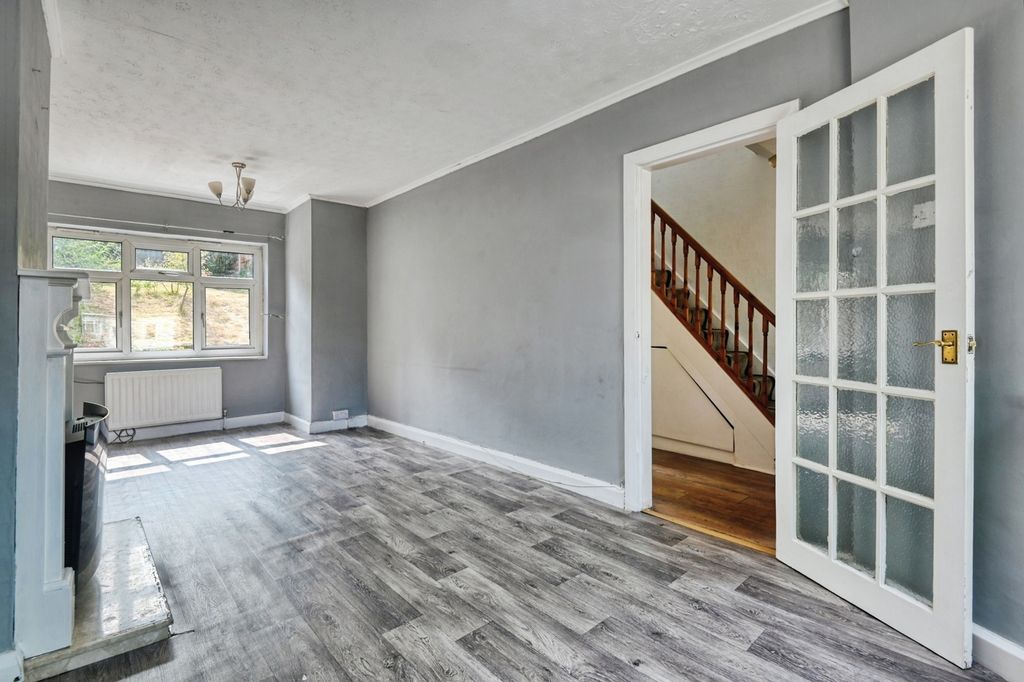 Property photo 3 of 17 Pbox-Img.Jpg