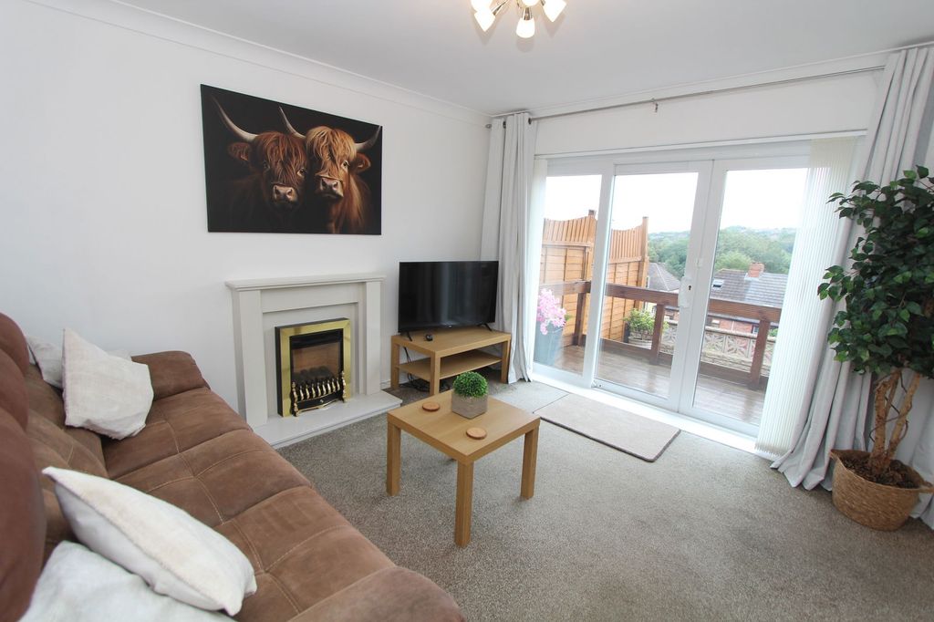 Property photo 2 of 21