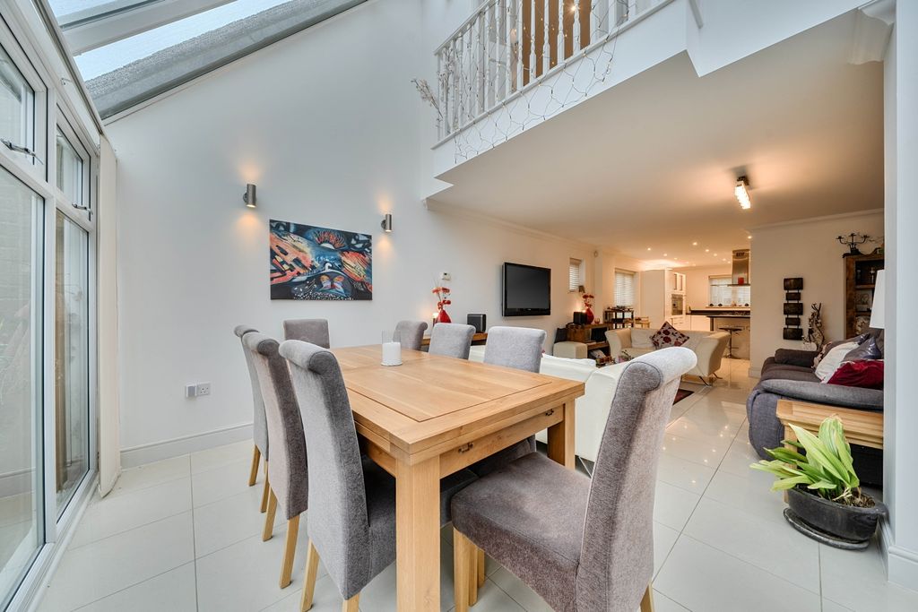 Property photo 3 of 26 Dining Area