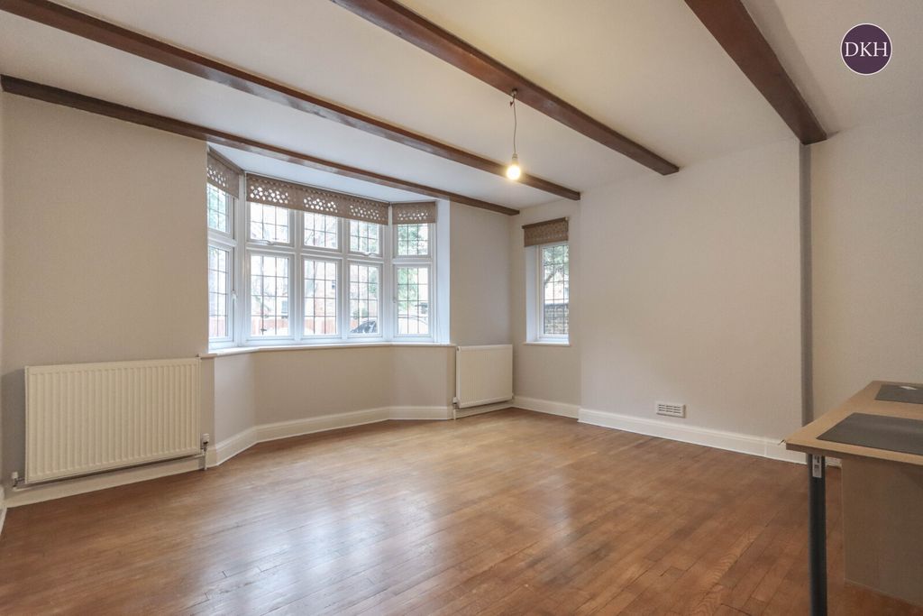 Property photo 2 of 14 Picture No. 15