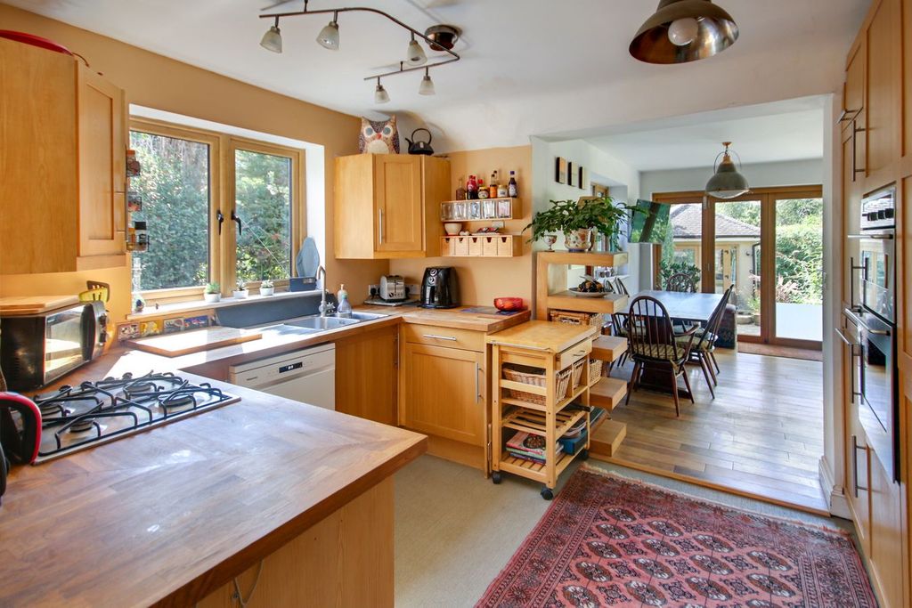 Property photo 2 of 39