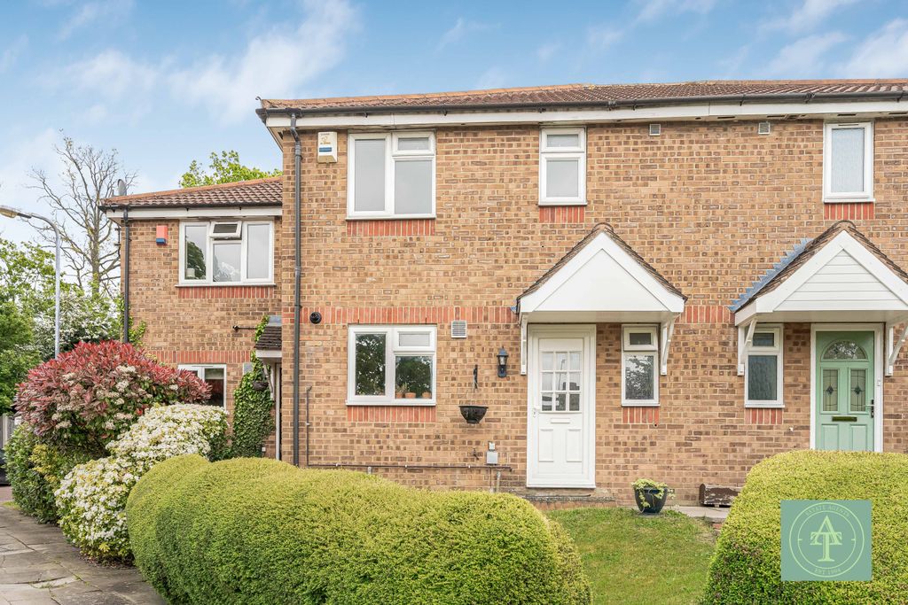 Property photo 1 of 30 3 Bedroom Terraced For Sale