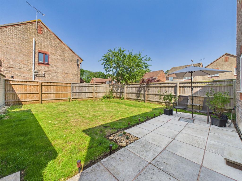 Property photo 3 of 11 Garden