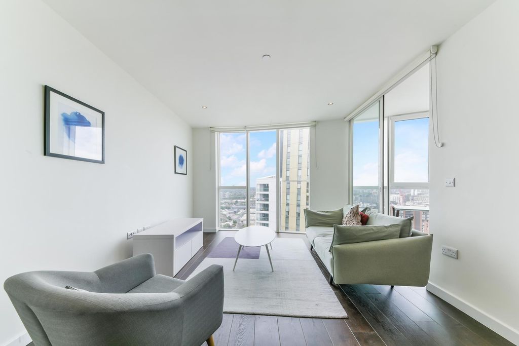 Property photo 3 of 11