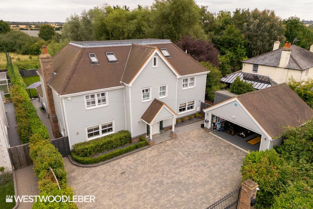 Property photo 1 of 68 Redwood_8.Jpg