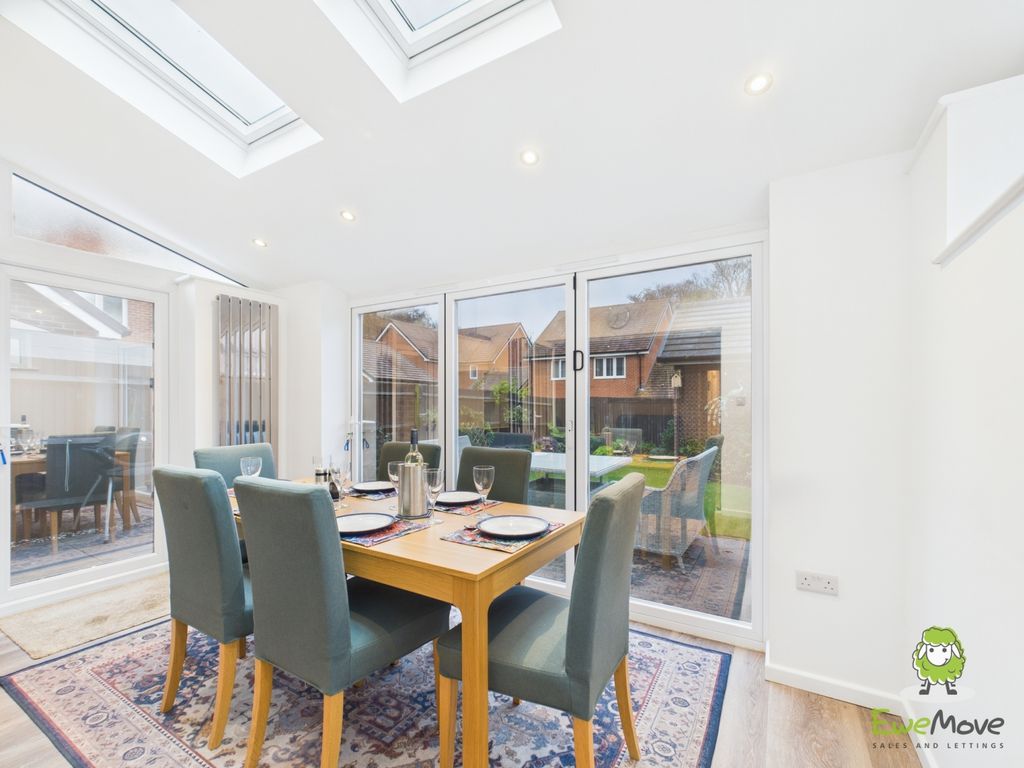 Property photo 3 of 26 Ewemove Estate Agents Basingstoke - The Coach Road