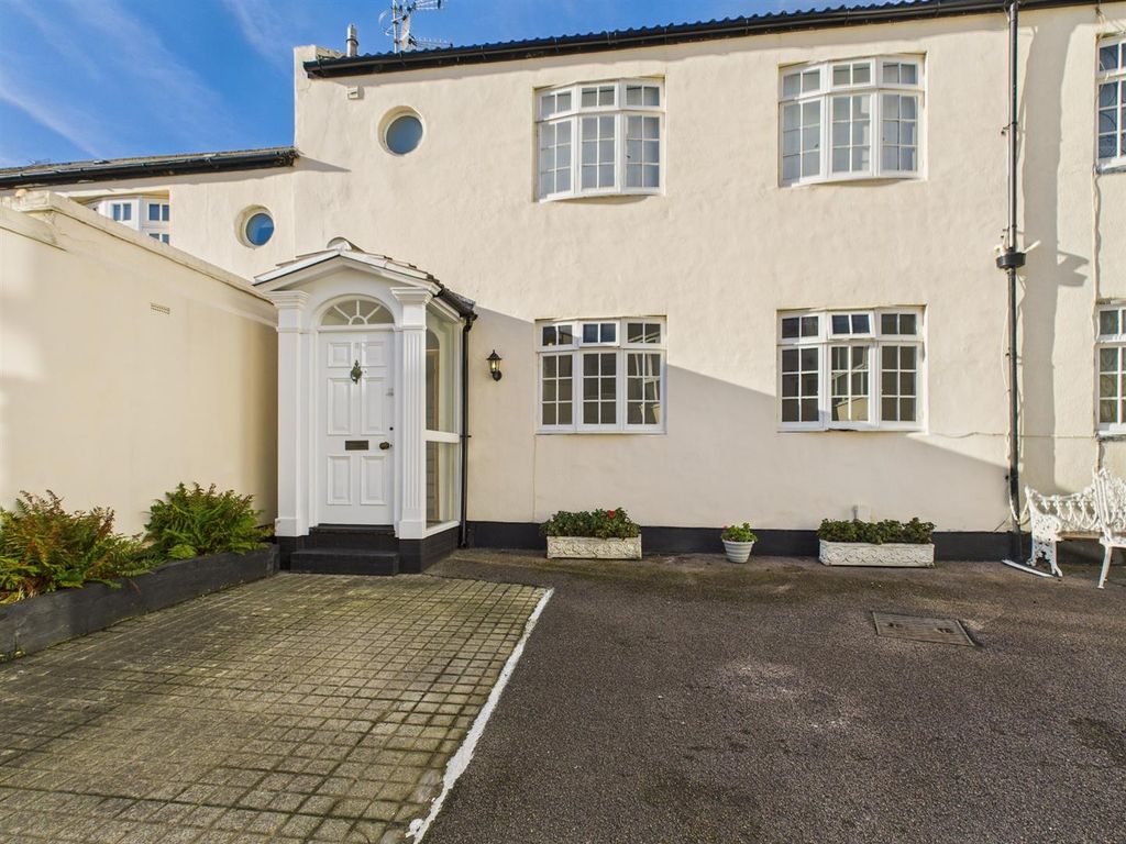 Property photo 2 of 13 Cam01968G0-Pr0224-Still024.Jpg