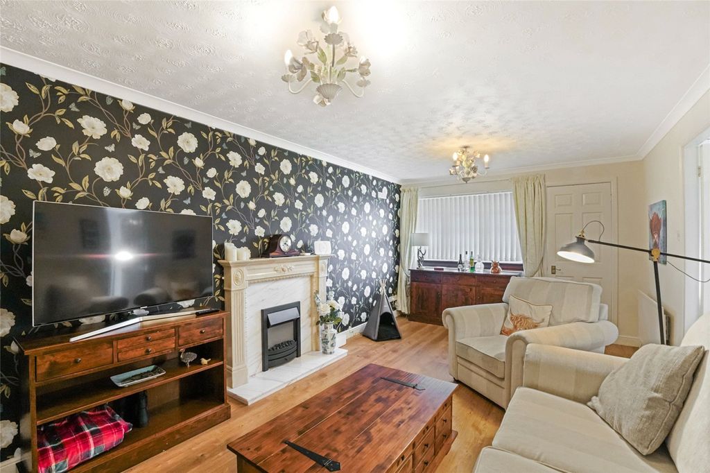 Property photo 2 of 22 Picture No. 18