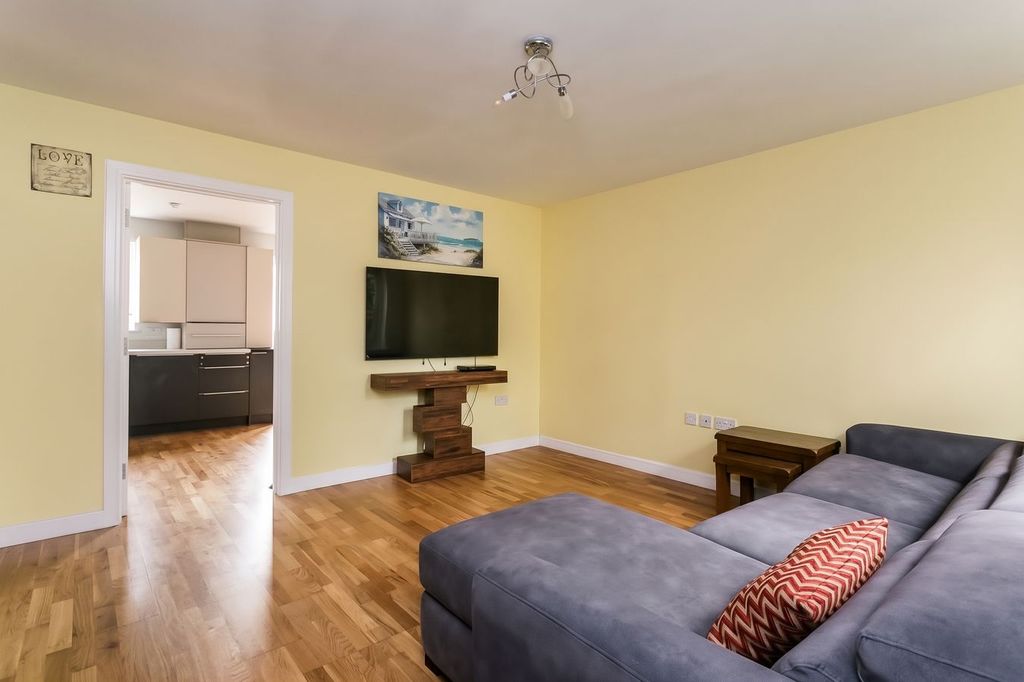 Property photo 3 of 25