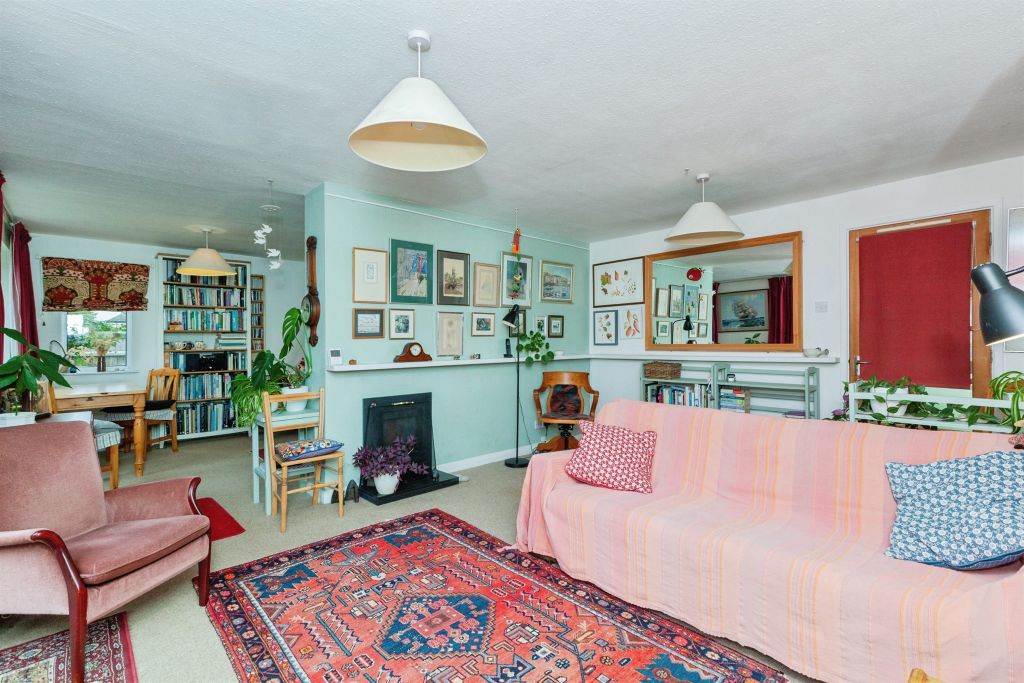 Property photo 3 of 19