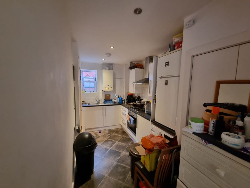 Property photo 3 of 6 Gallery