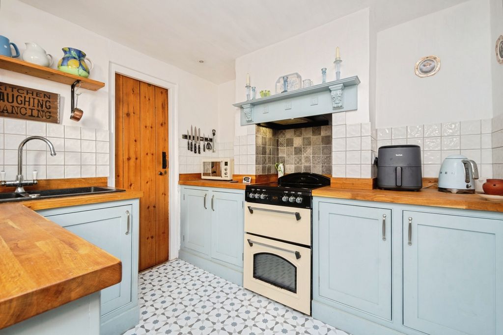 Property photo 3 of 20 Pbox-Img.Jpg