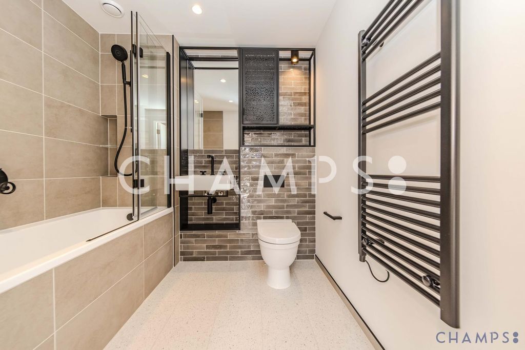 Property photo 1 of 8 One Bedroom Apartment To Let