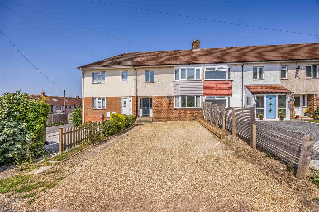 Property photo 1 of 21 1 Gitsham Gardens, Waterlooville-Small-Porticomark