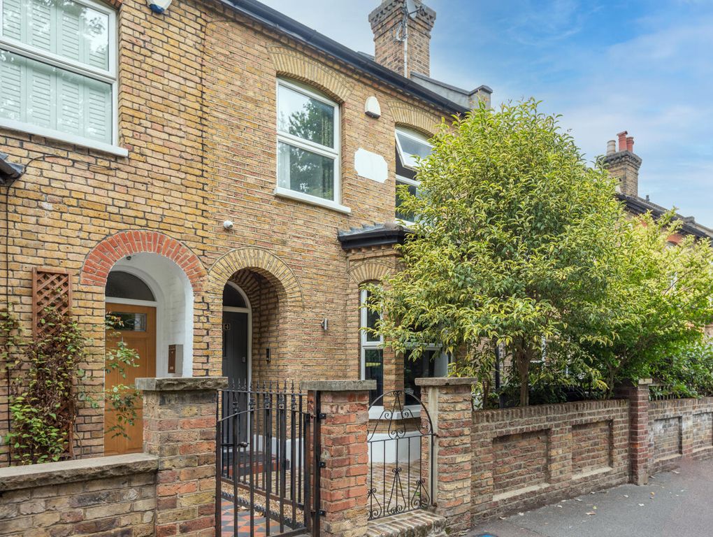 Property photo 2 of 25 Front (Exterior)