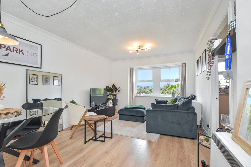 Property photo 3 of 10 Picture No. 06
