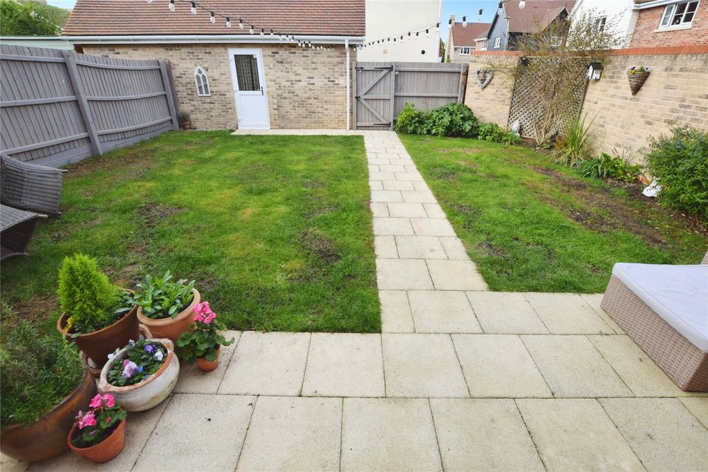 Property photo 3 of 16 Garden
